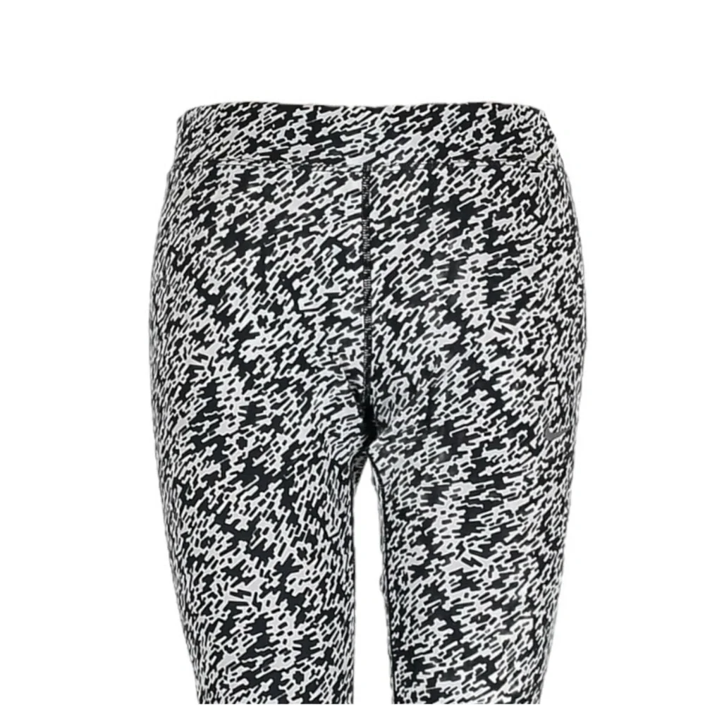🌺 Nike Dri Fit Pronto Essential Tight Crop Compression Running Leggings Size M